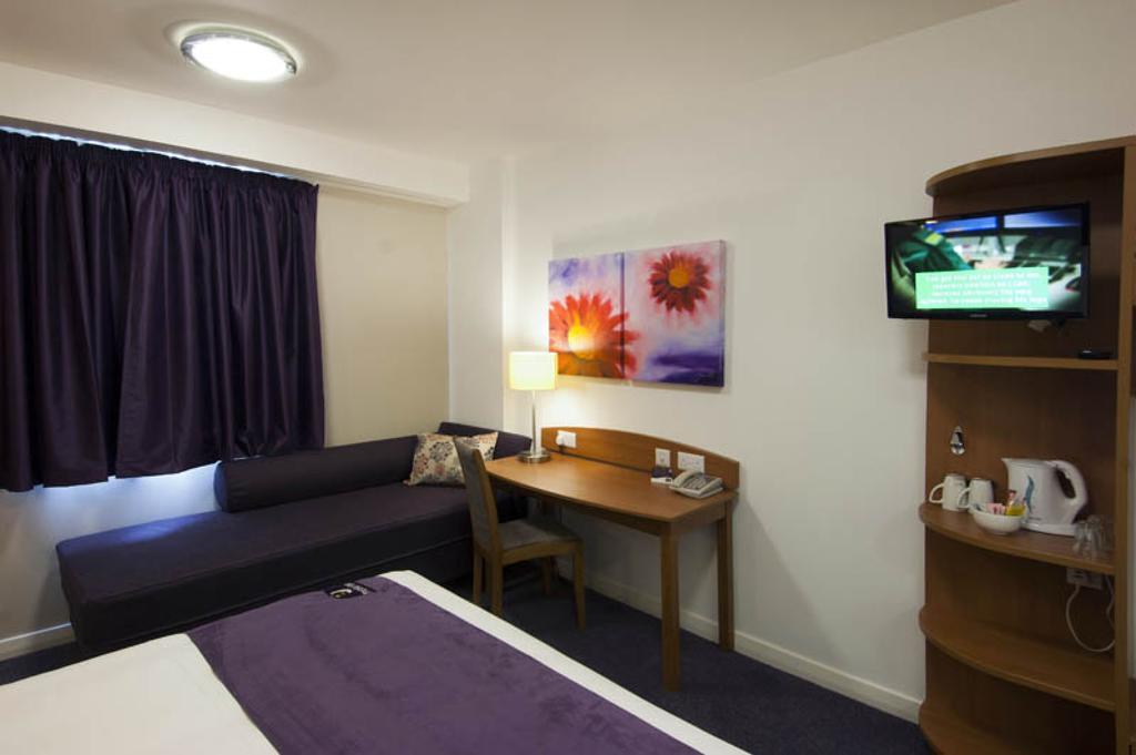 Premier Inn Birmingham City - Waterloo St Bagian luar foto